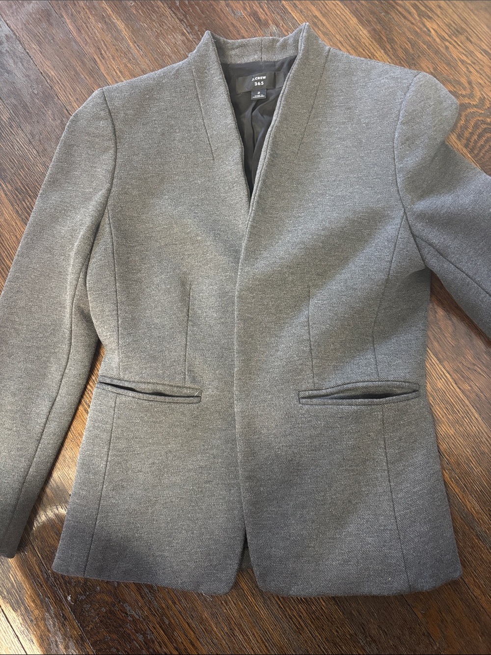 Jcrew going out blazer size 2 
Hthr dove color